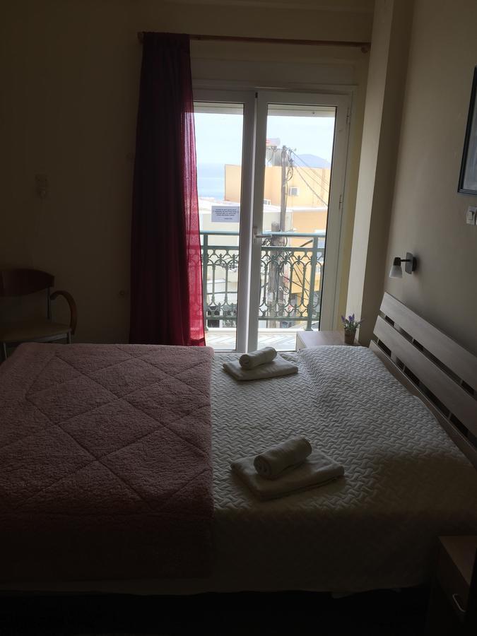 Platanos Rooms Agia Marina  Exterior photo