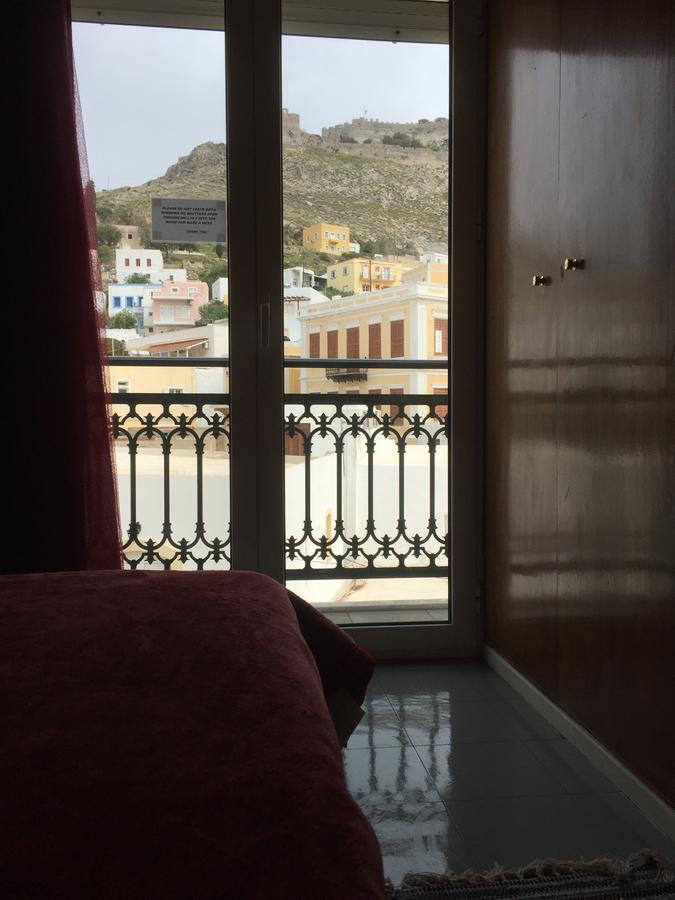 Platanos Rooms Agia Marina  Exterior photo