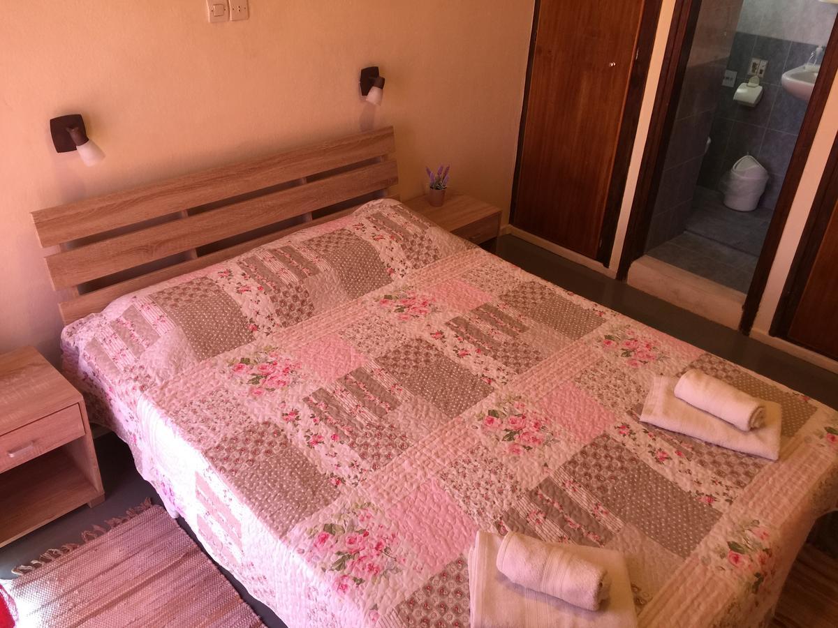 Platanos Rooms Agia Marina  Exterior photo